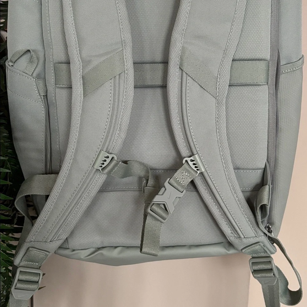 Brand New Nike Utility Speed 2.0 Backpack Unisex Casual Sports Travel Bag Green